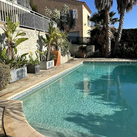Au Calme, Piscine Et Vue Imprenable